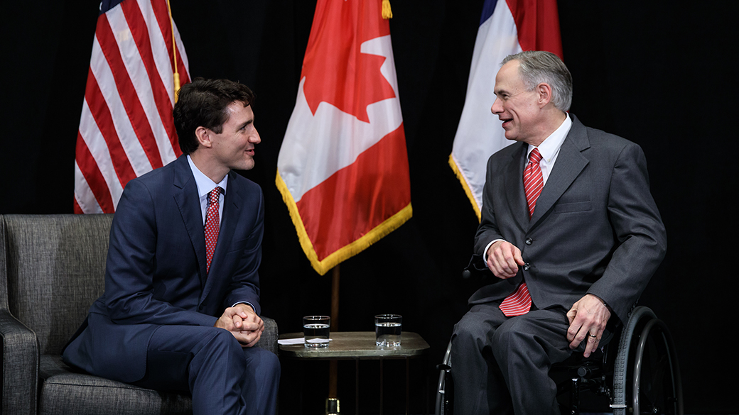 Le premier ministre Justin Trudeau rencontre le gouverneur du Texas