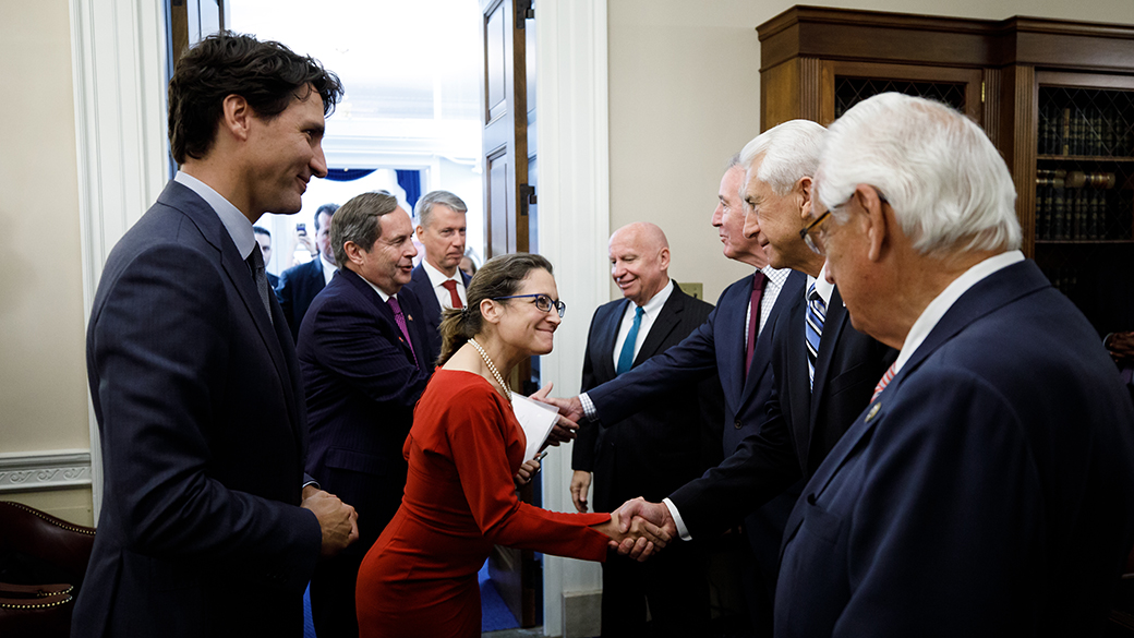 Le premier ministre Justin Trudeau rencontre des membres du Comité des voies et moyens