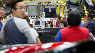 Photo number 4 from the photo gallery Prime Minister Justin Trudeau tours Magna Polycon Industries in Guelph, Ontario