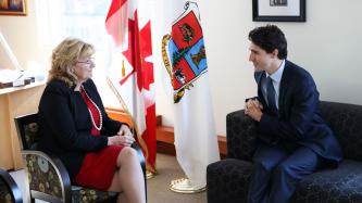 Photo number 1 from the photo gallery Prime Minister Justin Trudeau meets with Mayor Linda Jeffrey in Brampton, Ontario