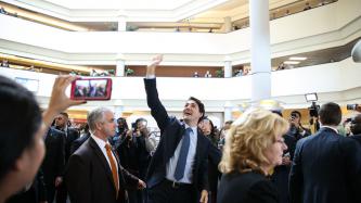 Photo number 5 from the photo gallery Prime Minister Justin Trudeau meets with Mayor Linda Jeffrey in Brampton, Ontario