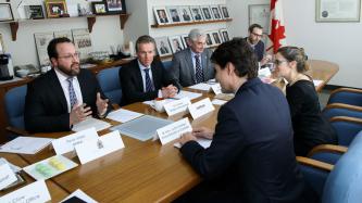 Photo number 1 from the photo gallery Prime Minister Justin Trudeau takes part in an automotive roundtable in Etobicoke, Ontario