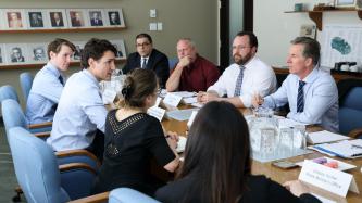 Photo number 2 from the photo gallery Prime Minister Justin Trudeau takes part in an automotive roundtable in Etobicoke, Ontario