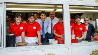 Photo number 1 from the photo gallery Prime Minister Justin Trudeau,  Sophie Grégoire Trudeau, Belgian Prime Minister Charles Michel, and Amélie Derbaudrenghien enjoy lunch at Claude Chip Wagon in Ottawa