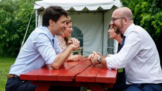 Photo number 2 from the photo gallery Prime Minister Justin Trudeau,  Sophie Grégoire Trudeau, Belgian Prime Minister Charles Michel, and Amélie Derbaudrenghien enjoy lunch at Claude Chip Wagon in Ottawa