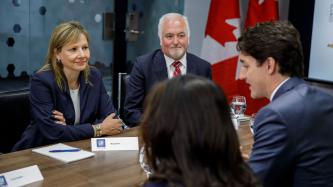 Photo number 2 from the photo gallery Prime Minister Justin Trudeau meets with GM CEO Mary Barra in Markham, Ontario