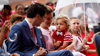 Photo numéro 5 de la galerie de photos Le premier ministre Justin Trudeau, Sophie Grégoire Trudeau et leurs enfants assistent aux célébrations de la Fête du Canada, sur la Colline du Parlement