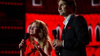 Photo numéro 4 de la galerie de photos Le premier ministre Justin Trudeau et Sophie Grégoire Trudeau animent la soirée de la Fête du Canada sur la Colline du Parlement