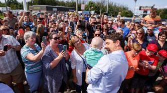 Photo number 3 from the photo gallery Prime Minister Justin Trudeau is greeted by residents in Goderich, Ontario