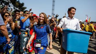 Photo number 2 from the photo gallery Prime Minister Justin Trudeau visits McMaster University in Hamilton, Ontario