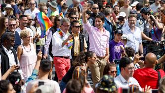 Photo numéro 2 de la galerie de photos Le premier ministre Justin Trudeau participe au défilé de la Fierté d’Ottawa