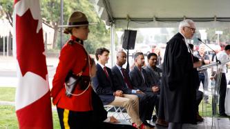 Photo number 2 from the photo gallery Prime Minister Justin Trudeau and Minister Ahmed Hussen take part in a citizenship ceremony in Kelowna, British Columbia